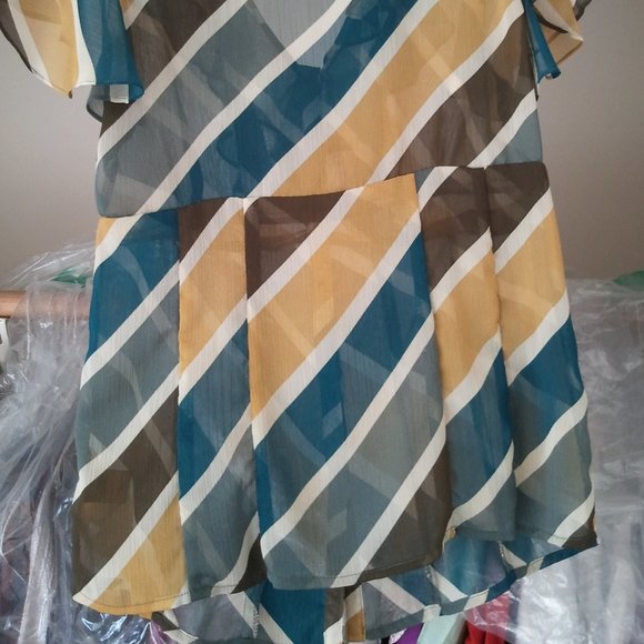 Target Limited Edition ruffle blouse Sz XS NWOT - Picture 3 of 4